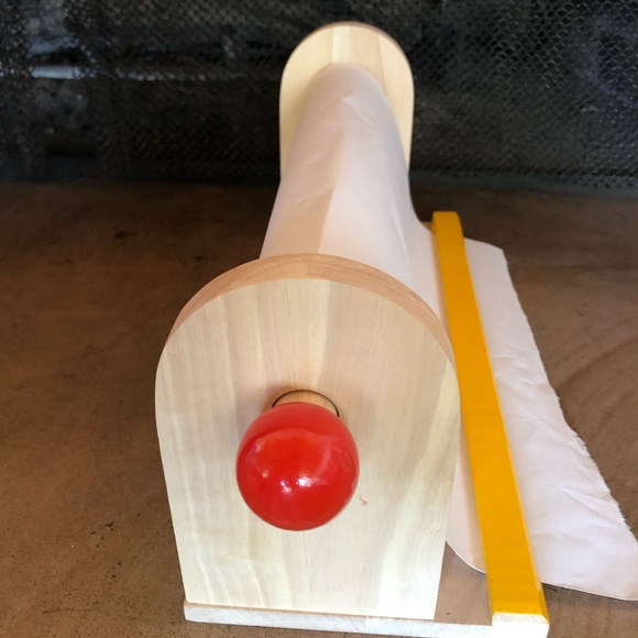 Alex Toy vintage Children’s wooden paper dispenser with extra roll of paper toy - Picture 4 of 7